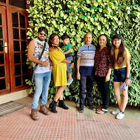 Thayamkery's Royal Inn Kochi Bagian luar foto